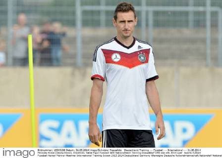 Deutschland Training --- Fussball --- International --- 31.05.2014 Miroslav Klose (Deutschland), Einzelbild, halbe Figur