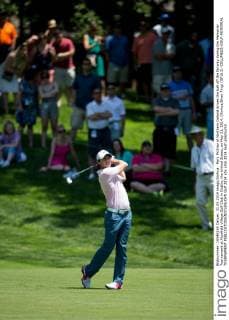 Rory McIlroy of Northern Ireland drives the ball off the fairway during the Memorial Tournament at Muirfield Village Golf Club in Dublin, the United States, on May 31, 2014. (Xinhua Shen Ting) (SP)U.S.-COLUMBUS-GOLF-MEMORIAL TOURNAMENT 