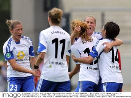 Fussball, 1. Frauen-Bundesliga, 1. FFC Frankfurt - 1. FFC Turbine Potsdam, v.li.: Nr 19 Fatmire Lira Alushi (1. FFC Frankfurt) mit Torjubel, celebrate the goal, goal celebration, Jubel über das Tor 1:0 xmrx
