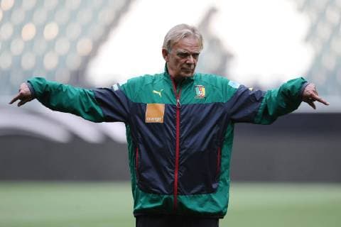 Fußball Abschlusstraining der Kameruner Nationalmannschaft am 31.05.2014 im Borussia-Park in Mönchengladbach Volker Finke ( Trainer Kamerun )