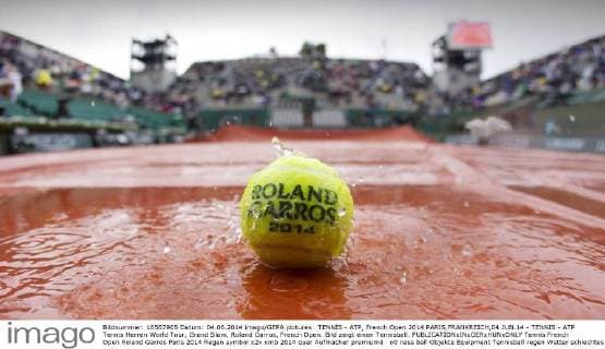 TENNIS - ATP, French Open 2014 PARIS,FRANKREICH,04.JUN.14 - TENNIS - ATP Tennis Herren World Tour, Grand Slam, Roland Garros, French Open. Bild zeigt einen Tennisball. 