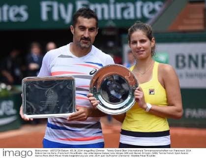 Tennis Grand Slam Internationale Tennismeisterschaften von Frankreich 2014 Roland Garros Paris ,Frankreich Mixedfinale: das unterlegene Doppel Julia Görges GER und Nenad Zimonjic (SRB)