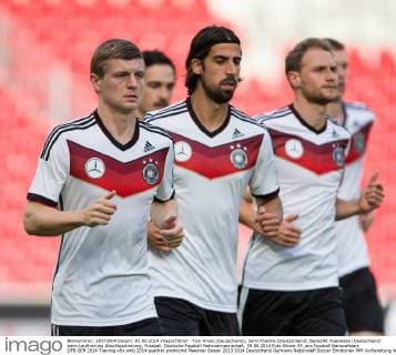 Toni Kroos (Deutschland), Sami Khedira (Deutschland), Benedikt Hoewedes (Deutschland) beim Lauftraining Abschlusstraining, Fussball, Deutsche Fussball Nationalmannschaft, 05.06.2014 Foto:Eibner EP_ans