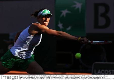 French Open 2014, Roland Garros,Paris,ITF Grand Slam Tennis Tournament, Damen Halbfinale,Andrea Petkovic (GER),Aktion,Einzelbild, Halbkoerper,Querformat,Abendlicht,Atmosphaere