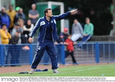 Fußball B-Junioren Westfalenpokal Finale: Schalke 04 - Borussia Dortmund am 04.06.2014 an der Gesamtschule Ückendorfer Strasse in Gelsenkirchen Christian Wörns ( Trainer Schalke )