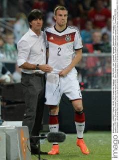 06.06.2014, xjhx, Fussball Testspiel, Deutschland - Armenien, v.l. Trainer Joachim JOGI Löw (Deutsche Fussball Nationalmannschaft DFB), Kevin Grosskreutz (Deutsche Fussball Nationalmannschaft DFB)