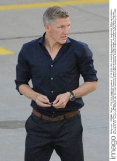 07.06.2014, xfux, Fussball Nationalmanschaft, Deutschland Abflug nach Brasilien von Frankfurt am Main, v.l. Bastian SCHWEINSTEIGER (Deutsche Fussball Nationalmannschaft DFB)