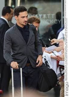 MATS HUMMELS ABFAHRT DER DEUTSCHEN FUSSBALL NATIONALMANNSCHAFT MAINZ 