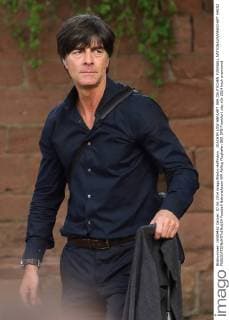 JOACHIM LÖW ABFAHRT DER DEUTSCHEN FUSSBALL NATIONALMANNSCHAFT MAINZ 