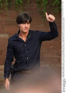 JOACHIM LÖW ABFAHRT DER DEUTSCHEN FUSSBALL NATIONALMANNSCHAFT MAINZ 