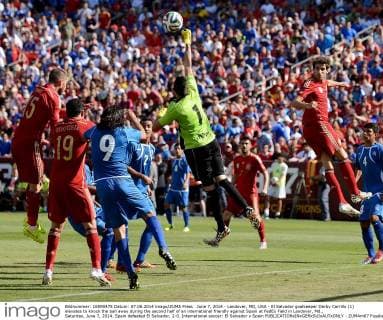 June 7, 2014 - Landover, MD, USA - El Salvador goalkeeper Derby Carrillo (1) elevates to knock the ball away during the second half of an international friendly against Spain at FedEx Field in Landover, Md., Saturday, June 7, 2014. Spain defeated El Salvador, 2-0. International soccer: El Salvador v Spain - ZUMAm67