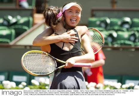 TENNIS - WTA, French Open 2014 PARIS,FRANKREICH,08.JUN.14 - TENNIS - WTA Tennis Damen Tour, Grand Slam, Roland Garros, French Open, Doppel, Finale. Bild zeigt den Jubel von Su-Wei Hsieh (TPE) und Shuai Peng (CHN). 