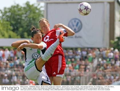 08.06.2014, xsvx, Fussball, 1.Bundesliga Damen, VfL Wolfsburg - 1.FFC Frankfurt, v.l. Nadine Kessler Keßler (VFL Wolfsburg) Melanie Behringer (1.FFC Frankfurt) Zweikampf