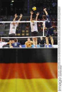 Stuttgart , Volleyball Weltliga Deutschland - Deutsche Fahne