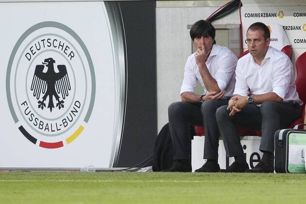 Trainer, Coach Joachim (Jogi) LÖW (LÖW) (GER) li. und Co-Trainer Hans-Dieter (Hansi) FLICK (GER) re. Fussball-Länderspiel, BenefizLänderspiel Deutschland (GER) - Armenien (ARM) 6:1, am 06.06.2014 in Mainz Deutschland.