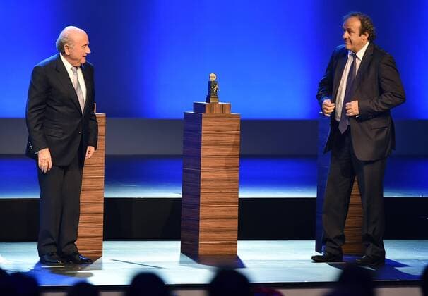 Fussball 64. FIFA Kongress in Sao Paulo 2014 10.06.2014 Eröffnung; Ehrung FIFA Order of Merit FIFA Präsident Joseph S. Blatter (li, Schweiz) und Vizepräsident Michel PLATINI (Frankreich, FIFA-Exekutivkomitee und UEFA Präsident)