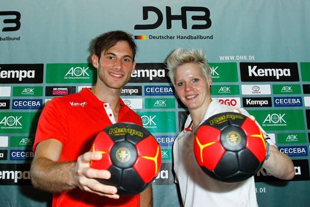 Uwe Gensheimer (Deutschland) und Torhüterin Clara Woltering (Deutschland) - Pressegespräch im Parkhotel Herrenkrug zum Spiel in der GETEC Arena - Deutschland, Handball, Frau,Mann,12.06.2014
