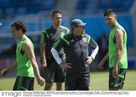 Training Nationalteam Mexiko. I-D Andres Guardado, Miguel Herrera y Oribe Peralta 12 06 2014 Natal , Brasil , xOSVALDOxAGUILARx 