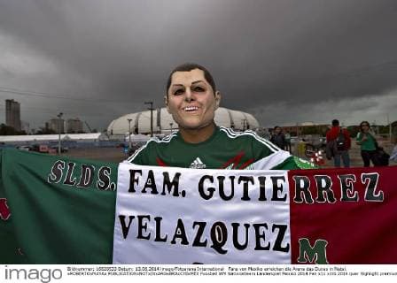 Fans von Mexiko erreichen die Arena das Dunas in Natal. xROBERTOxMAYAx 