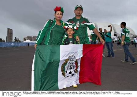 Fans von Mexiko erreichen die Arena das Dunas in Natal. xROBERTOxMAYAx 