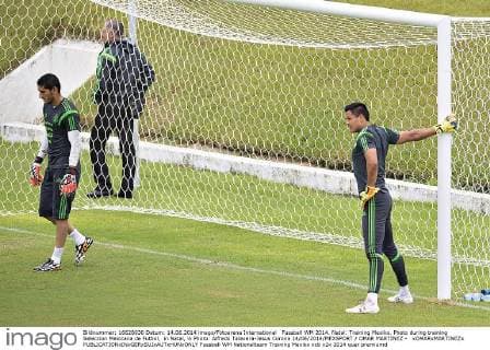 Fussball WM 2014. Natal: Training Mexiko. Photo during training Seleccion Mexicana de Futbol, in Natal, in Photo: Alfredo Talavera-Jesus Corona 14 06 2014 MEXSPORT OMAR MARTINEZ - xOMARxMARTINEZx 