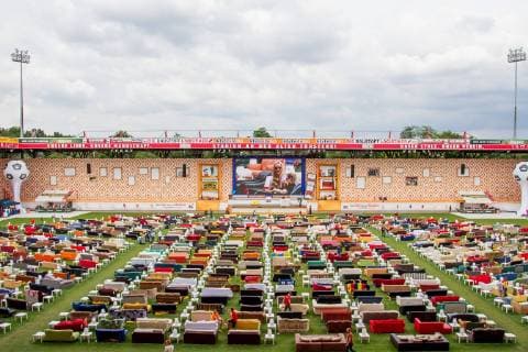 Berlin, Deutschland, 16.06.2014: Fußball FIFA Weltmeisterschaft 2014 - WM Wohnzimmer in der Alten Försterei. Übersicht Stadion an der Alten Försterei mit Sofas