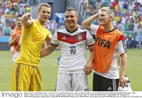 Manuel NEUER, DFB 1 Lukas PODOLSKI, DFB 10 Bastian SCHWEINSTEIGER, DFB 7 Jubel, Freude, Emotionen, Feiern, Lachen, jubelt, freuen, reisst die Arme hoch, ballt die Faust DEUTSCHLAND - PORTUGAL FIFA Fussball WM Weltmeisterschaft am 16.06.2014 in SALVADOR, BRASILIEN