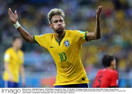 17.06.2014. Fortaleza, Brazil. World Cup finals 2014. Brazil versus Mexico. Neymar tries to bring up the fans xPaoloxNuccix  ActionPlus20203271