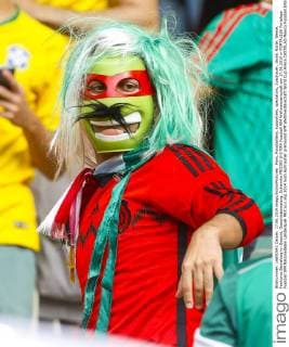 Fans, Fussballfans, supporters, spectators, Zuschauer, Jacke, Kutte, Weste, Fankurve Bemalung im Gesicht, Gesichtsbemalung, Schminke MEXIKO 0-0 FIFA Fussball WM Weltmeisterschaft am 17.06.2014 in FORTALEZA