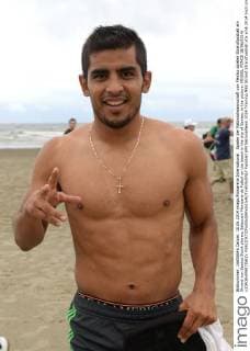 Spieler der Nationalmannschaft von Mexiko spielen Strandfussball am Strand von Santos Stock players Seleccion Mexicana de Futbol on the beach in the city of Santos, in the picture: MIGUEL PONCE 18 06 2014 xJORGExMARTINEZx 