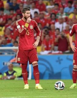 FUSSBALL WM 2014 VORRUNDE Gruppe B Spanien - Chile 18.06.2014 Sergio Ramos (Spanien) ist enttaeuscht