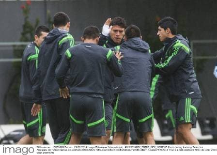 46190614RDI_ENTRE_MEX_MORENO Photo during training Seleccion Mexicana de Futbol Santos on xJORGExMARTINEZx 