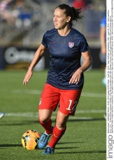 June 19, 2014 - East Hartfrod, Connecticut, USA - June 19, 2014 - East Hartford, Conn. U.S. - United State s Lauren Holiday (12) warms up before the USA Women s Soccer friendly game between USA and France held at Rentschler Field in East Hartford Connecticut. The match ended with a 2-2 tied score. Eric Canha CSM Soccer 2014: USA vs France NWT JUN 19 - ZUMAc04
