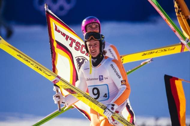 SKISPRINGEN, OLYMPISCHE WINTERSPIELE 1994 IN LILLEHAMMER Jens Weissflog (Deutschland) jubelt ueber den Mannschaftssieg FOTO (C): WEREK Pressebildagentur xxNOxMODELxRELEASExx