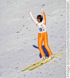 SKISPRINGEN, OLYMPISCHE WINTERSPIELE 1994 IN LILLEHAMMER Jens Weissflog jubelt nach seinem Sprung in der Mannschaftswertung FOTO (C): WEREK Pressebildagentur xxNOxMODELxRELEASExx