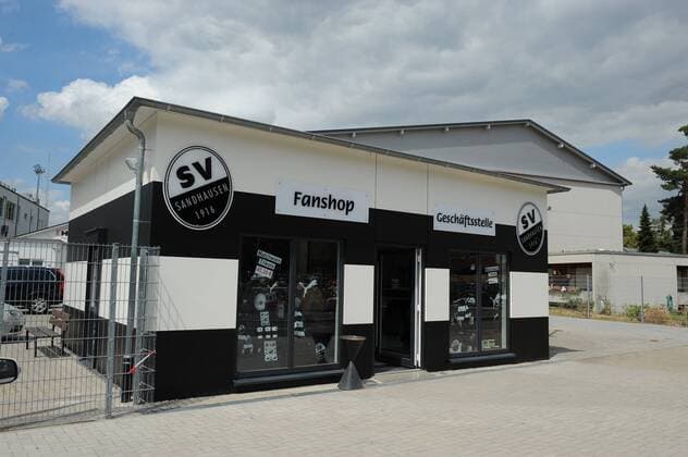21.06.2014,SV Sandhausen Trainingsauftakt,Saisonvorbereitung,Training Die Geschäftsstelle mit Fanshop des SV Sandhausen - ksp