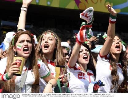 (140621) -- BELO HORIZONTE, June 21, 2014 (Xinhua) -- A fan of Iran 
