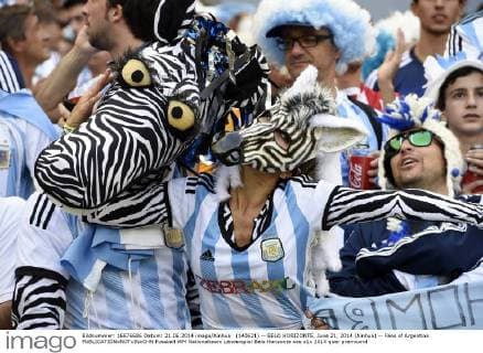 (140621) -- BELO HORIZONTE, June 21, 2014 (Xinhua) -- Fans of Argentina 