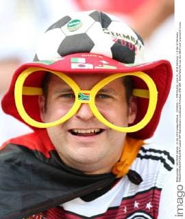 (140621) -- FORTALEZA, June 21, 2014 (Xinhua) -- A fan of Germany 