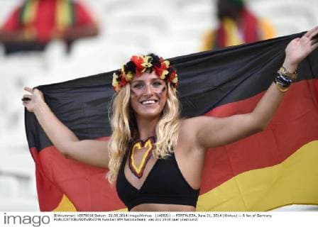 (140621) -- FORTALEZA, June 21, 2014 (Xinhua) -- A fan of Germany 
