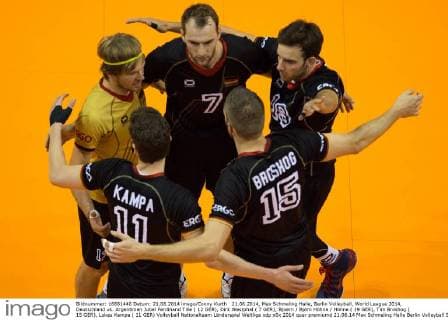 21.06.2014, Max Schmeling Halle, Berlin Volleyball, World League 2014, Deutschland vs. Argentinien Jubel Ferdinand Tille ( 12 GER), Dirk Westphal ( 7 GER), Bjoern Björn Höhne Höhne ( 19 GER), Tim Broshog ( 15 GER), Lukas Kampa ( 11 GER)