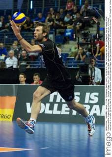 21.06.2014, Max Schmeling Halle, Berlin Volleyball, World League 2014, Deutschland vs. Argentinien Aufschlag Service Philipp Collin ( 20 GER)