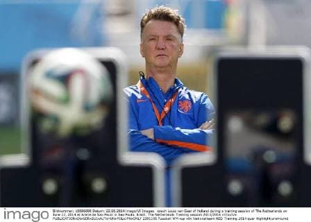 coach Louis van Gaal of Holland during a training session of The Netherlands on June 22, 2014 at Arena de Sao Paulo in Sao Poulo, Brazil. The Netherlands Training session 2013 2014 xVIxxIVx 2391106