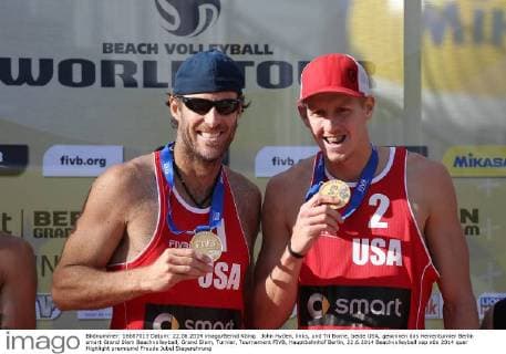 John Hyden, links, und Tri Borne, beide USA, gewinnen das Herrenturnier Berlin smart Grand Slam Beachvolleyball, Grand Slam, Turnier, Tournament FIVB, Hauptbahnhof Berlin, 22.6.2014