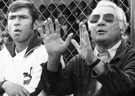 Fortuna Düsseldorf - SV Werder Bremen: Trainer Willi Multhaup (re.) und sein Nachfolger Josef Piontek