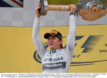 FORMEL 1 - GP von Österreich SPIELBERG,AUSTRIA,22.JUN.14 - MOTORSPORT, FORMEL 1 - Grand Prix von Österreich, Red Bull Ring, Siegerehrung. Bild zeigt the rejoicing of Nico Rosberg (GER Mercedes GP). Keyword: Trophaee. 