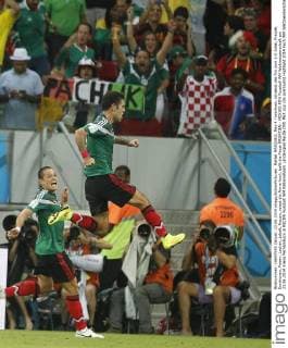Rafael MARQUEZ, Mex 4 Torschuss, schiesst das Tor zum 1-0 Jubel, Freude, Emotionen, Feiern, Lachen, jubelt, freuen, reisst die Arme hoch, ballt die Faust KROATIEN - MEXIKO FIFA Fussball WM Weltmeisterschaft am 23.06.2014 Arena Pernambuco in RECIFE