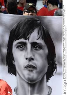 Sao Paolo 23 06 2014 - Fan der Niederlande mit Plakat von Johan Cruyff DanieleBuffa Image 