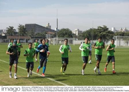 04250614DDI_ENT_MEX_OCHOA Action photo during training Seleccion Mexicana, held at the club Santos of Brazil in the photo: Left to Right, Giber Ruiz, Juan Jose Vazquez, Guillermo Ochoa, Rafael Marquez, Hector Moreno, Francisco Javier Paul Rodriguez and Martinez Aguilar 25 06 2014 xOSVALDOxAGUILARx 