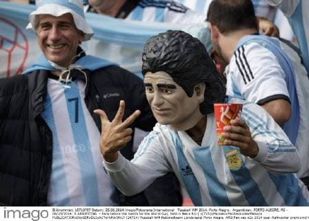 Fussball WM 2014. Porto Alegre. Argentinien. PORTO ALEGRE, RS - 06 25 2014: X ARGENTINA - Fans before the match for the World Cup, held in Beira Rio ( x(725)xMarceloxMachadoxdexMelox x  (24724)